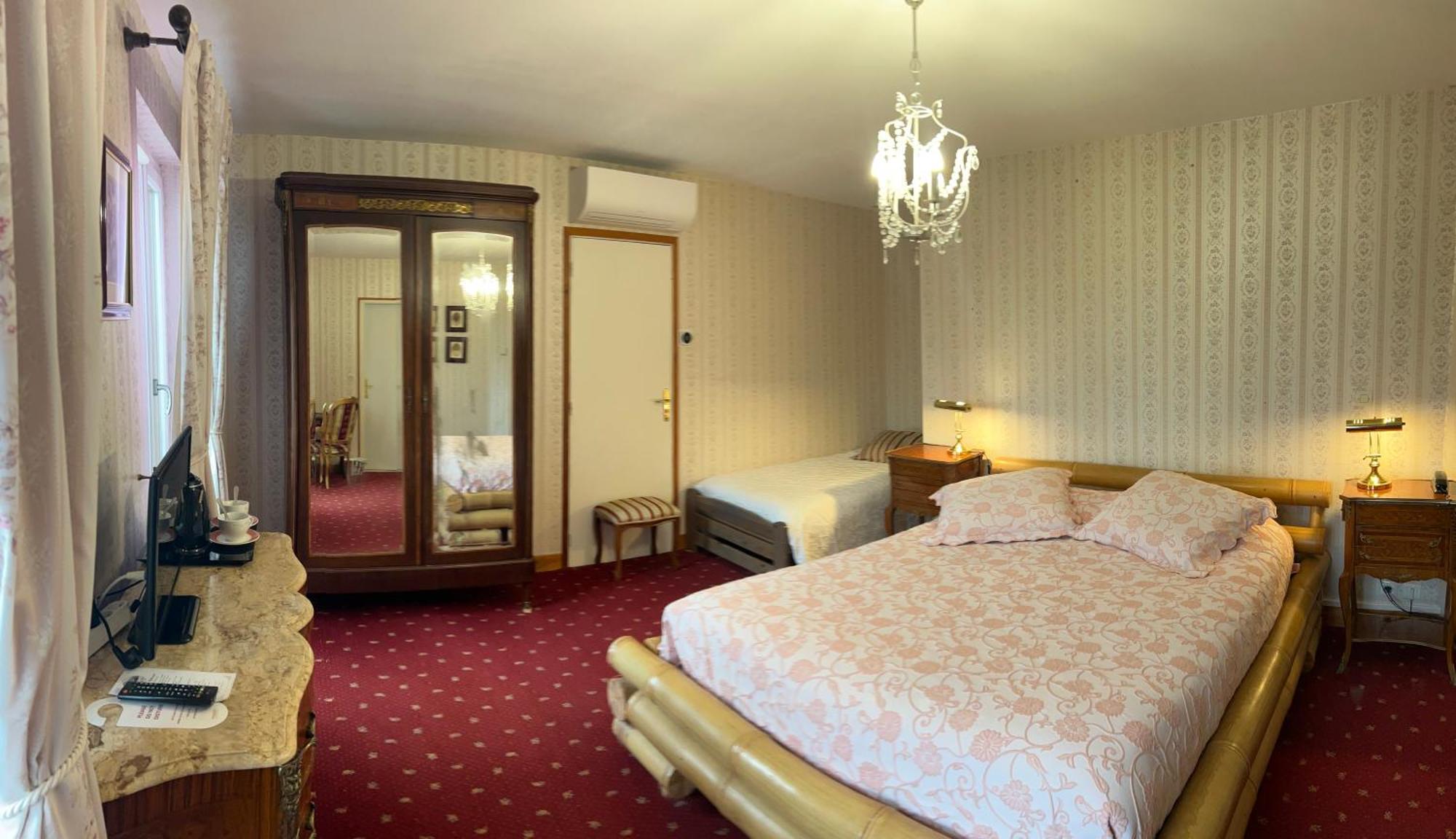 Hotel De La Loire Saint-Satur Екстериор снимка