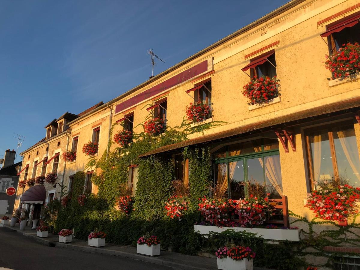 Hotel De La Loire Saint-Satur Екстериор снимка